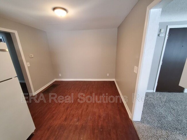Building Photo - 5119 Paddock Rd