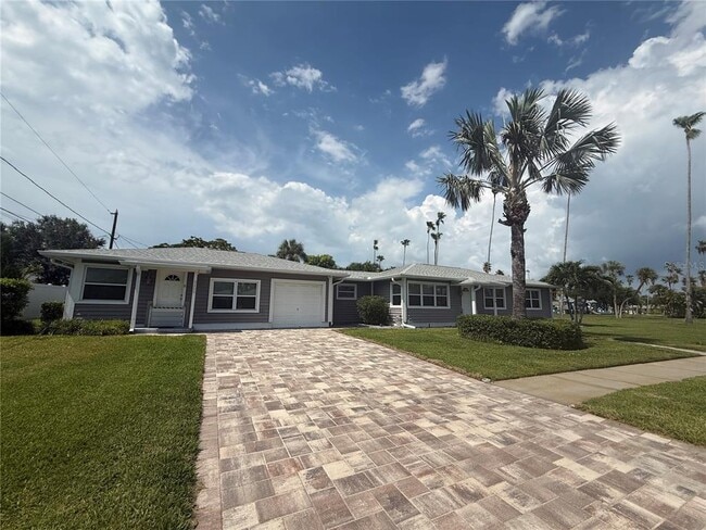 Building Photo - 3200 DE BAZAN Ave