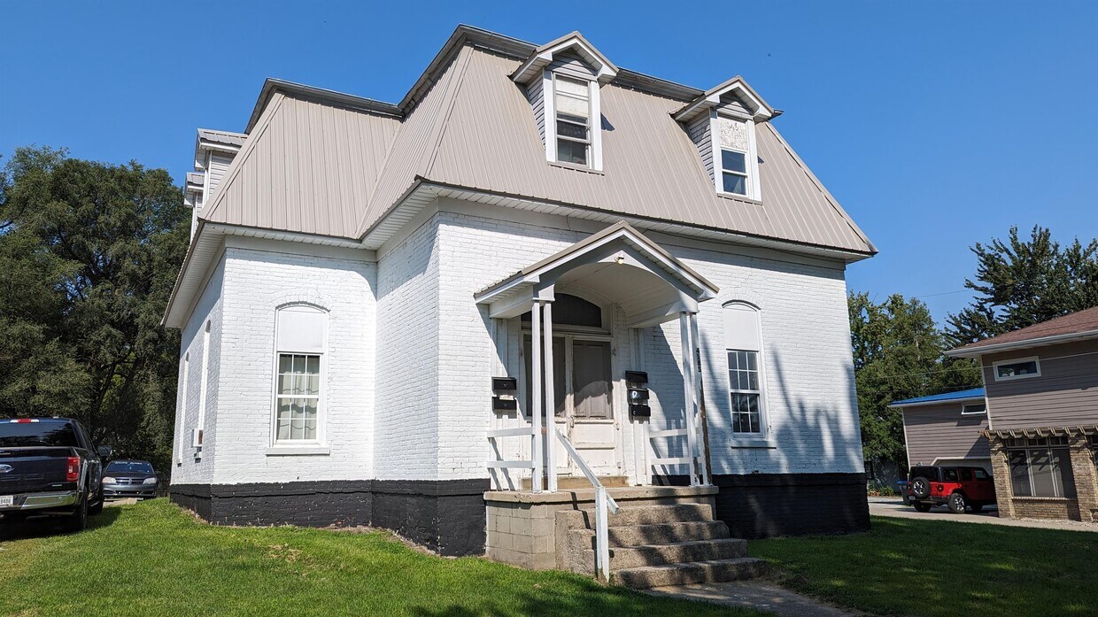 418 S Union St Unit E, Warsaw, IN 46580 Room for Rent in Warsaw, IN