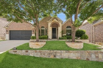Building Photo - 501 Oak Point Dr
