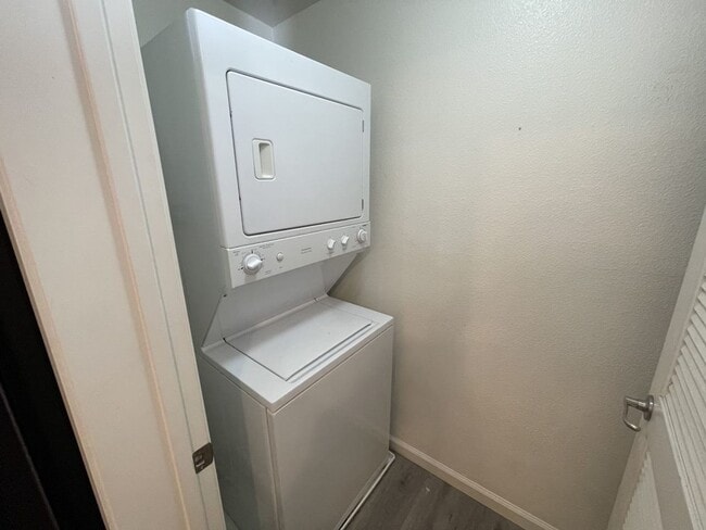 Building Photo - Beautiful 2nd Story 2 Bed 2 Bath House in Chula Vista