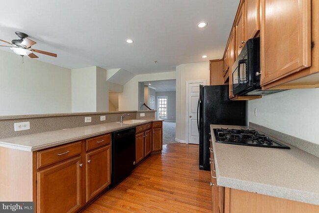 Foto del edificio - 3874 Carriage Hill Dr