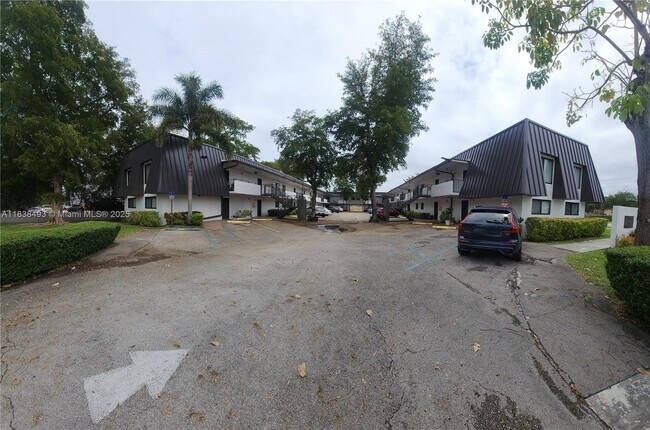 Foto del edificio - 19600 SW 110th Ct