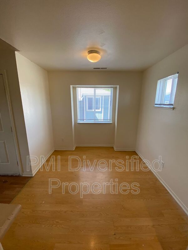 Foto del edificio - 542 Capitol Hill Ave