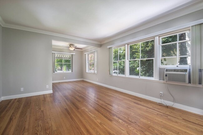 Building Photo - LOCATION LOCATION LOCATION