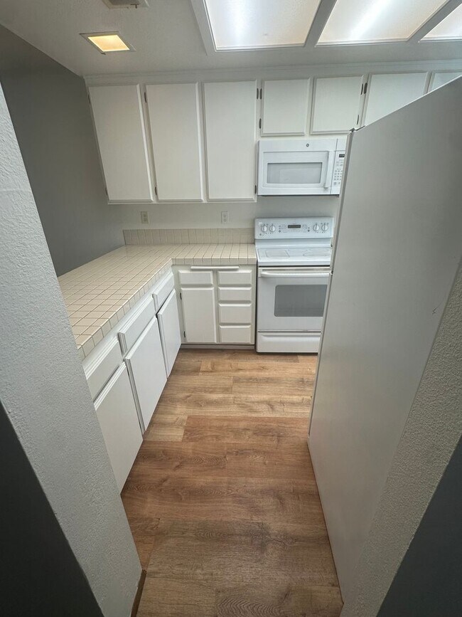 Foto del edificio - Beautiful 2 bed / 2.5 bath / 1,218 sqft Condo in Solana Beach - Available 01/26