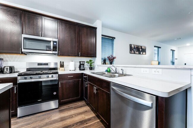 Foto del edificio - 16745 Oak Bough Dr