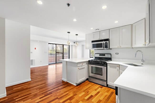 Building Photo - 759 2nd St
