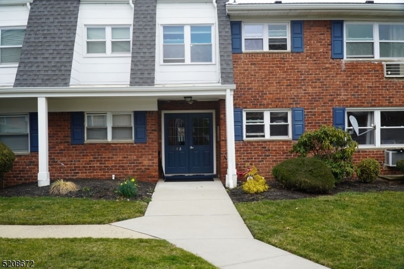 24A Woodedge Ave Unit 4, Edison, NJ 08817 Condo for Rent in Edison