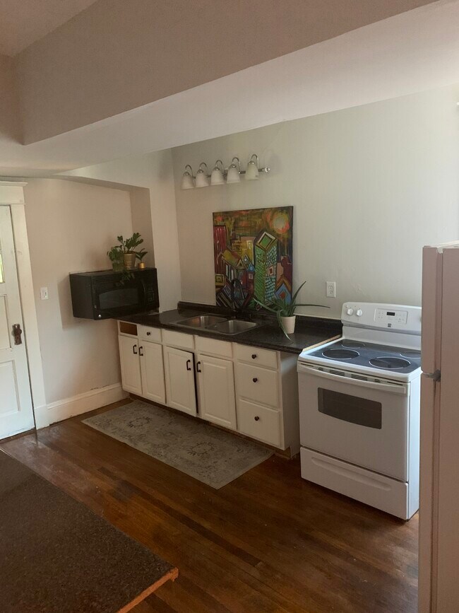 653 Morris St Unit Second Floor, Albany, NY 12208 653 Morris St