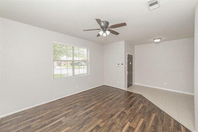 Foto del edificio - 5318 Fossil Stone Ln