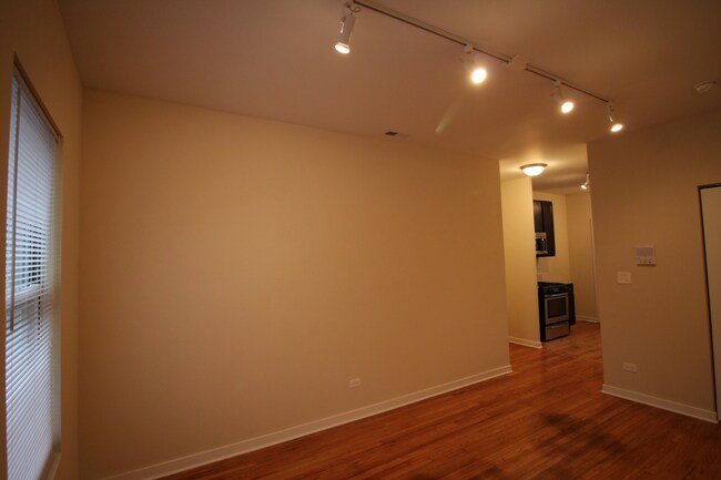 Living Space - 6975 N Greenview Ave
