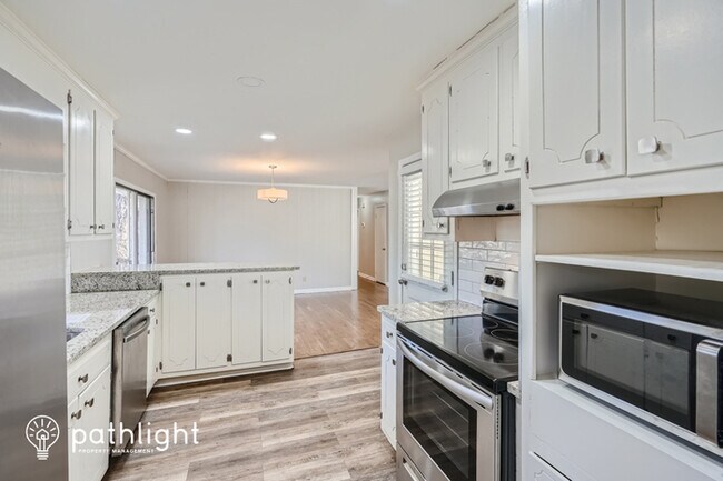 Building Photo - 2732 Elkhorn Dr, Decatur, GA, 30034