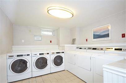 Foto del edificio - 85 Salmon Brook Dr