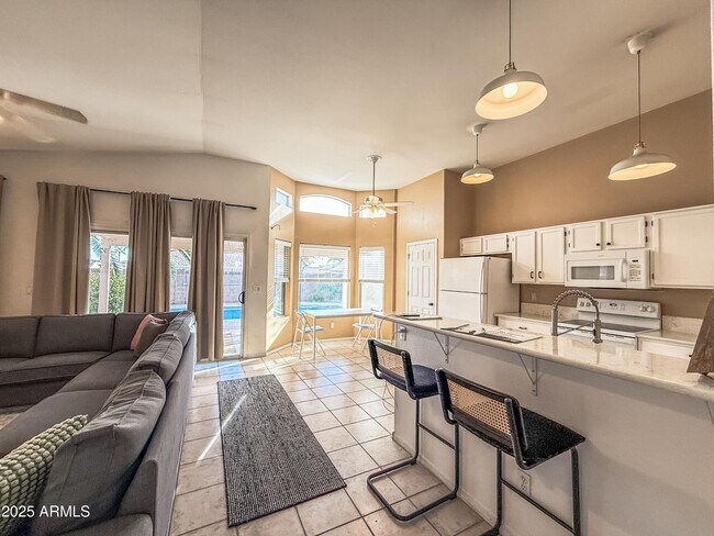 Foto del edificio - 5057 E Delta Ave