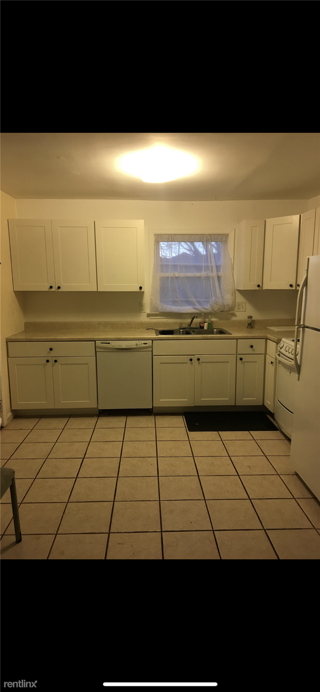 Building Photo - 2 br, 1 bath 4plex - 322 Bayshore Drive 1E