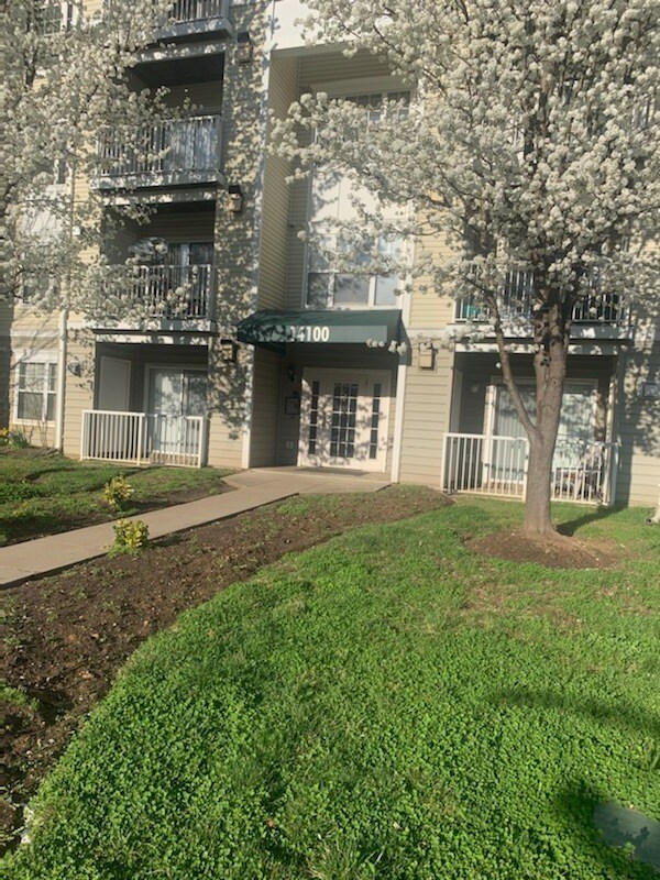 14100 Farnsworth Ln Unit 102, Upper Marlboro, MD 20772 Condo for Rent in Upper Marlboro, MD