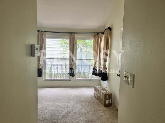 Foto del edificio - 1470 Pine Row Ct