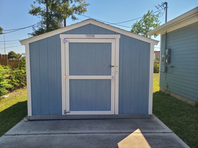 Foto del edificio - 3151 Roe Dr