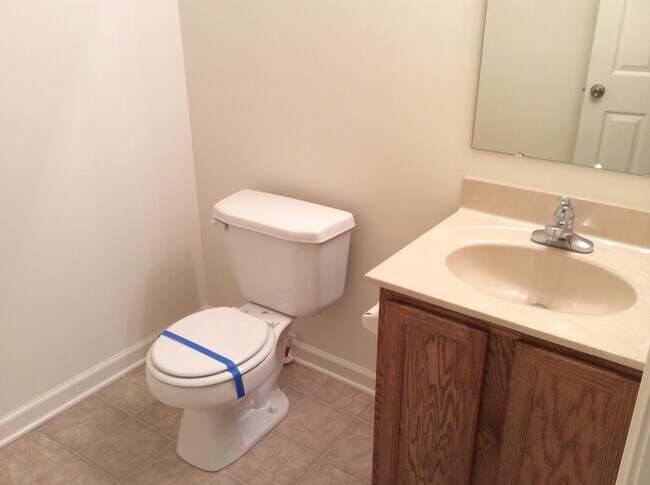 Building Photo - Noblesville - 3 BR + loft