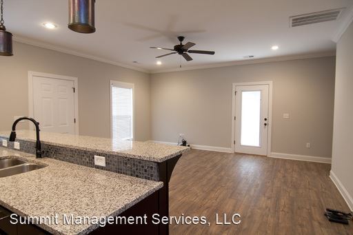 Building Photo - 3 br, 3.5 bath House - 200 Park West Loop
