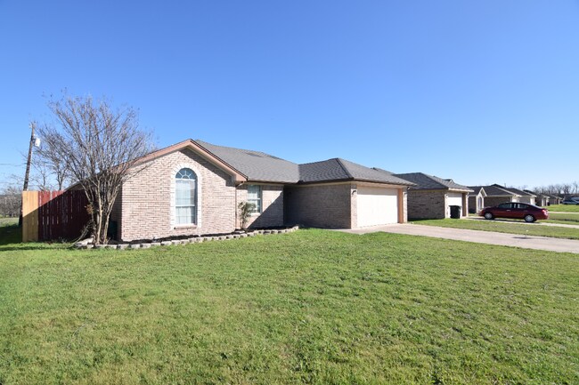 Foto del edificio - 3806 Fabianna Dr