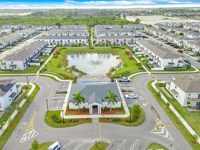 Foto del edificio - 809 SE 16th Ct