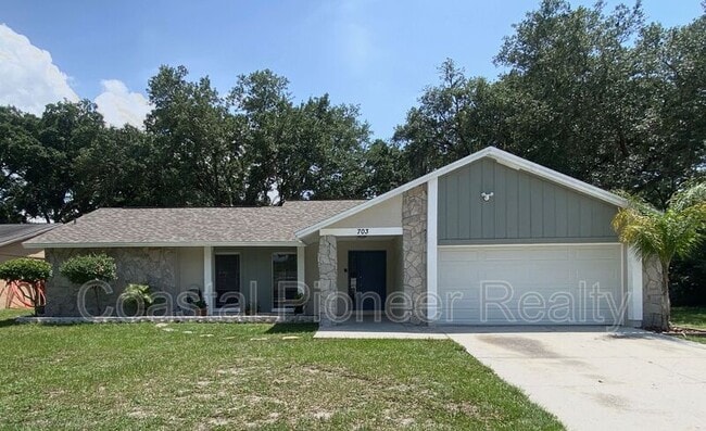 Building Photo - 703 Sandy Creek Dr