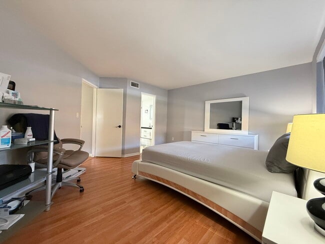 Photo - 9725 Fontainebleau Blvd Apartment