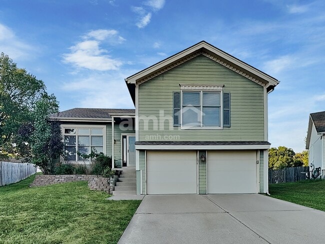 Building Photo - 6103 N Evans Ave