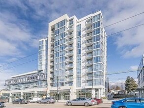 Building Photo - 2435 Kingsway
