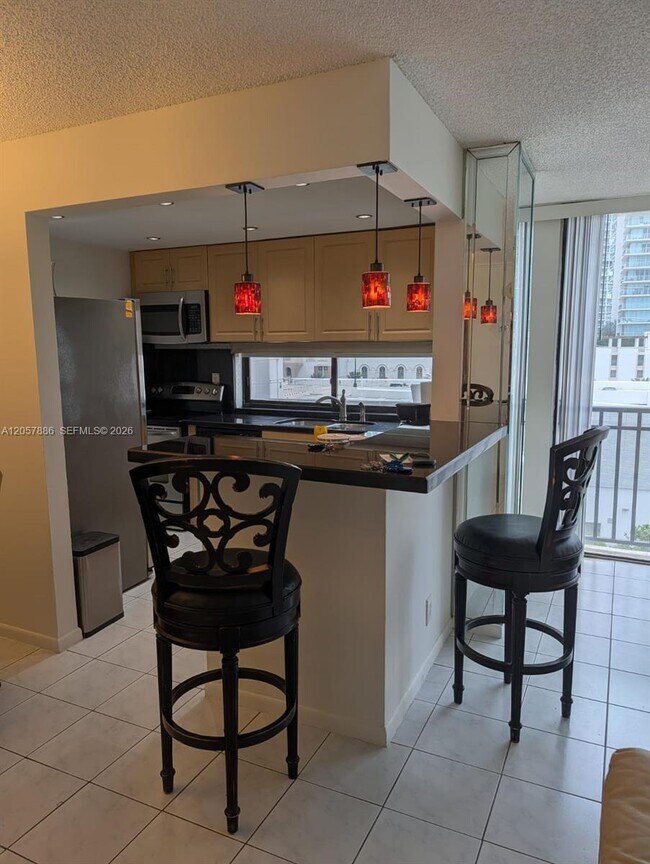 Foto del edificio - 16909 N Bay Rd
