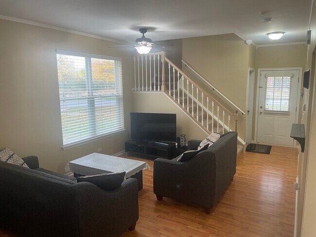 Foto del edificio - 1235 Whispering Hills Dr