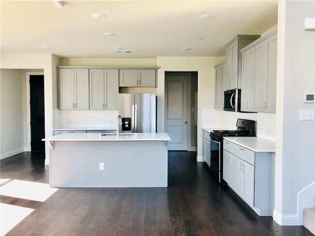 Foto del edificio - 4520 Titus Cir