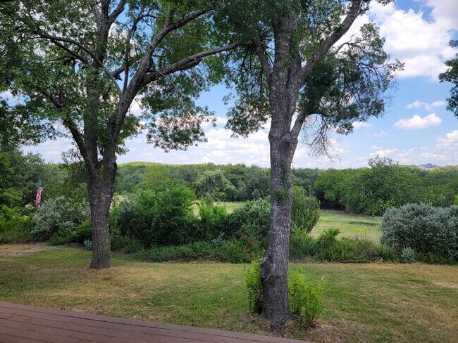 Foto del edificio - 24369 Bingham Creek Rd