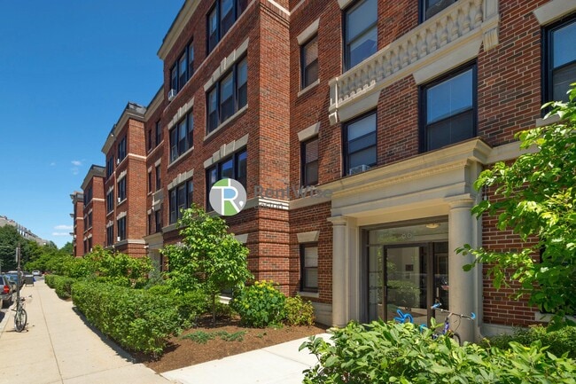 Building Photo - 82 Brainerd Rd