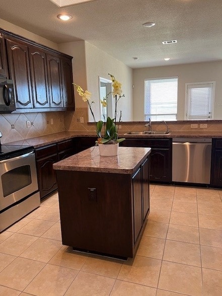 Building Photo - 7823 Black Willow Ln