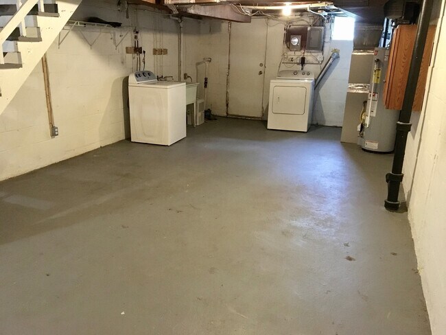 Foto del edificio - Charming 2 Bedroom/1 Bathroom Townhome in ...