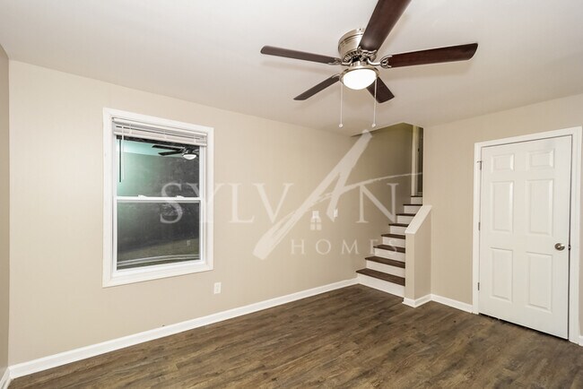 Building Photo - Do not miss out on this cute 3BR 2BA home ...