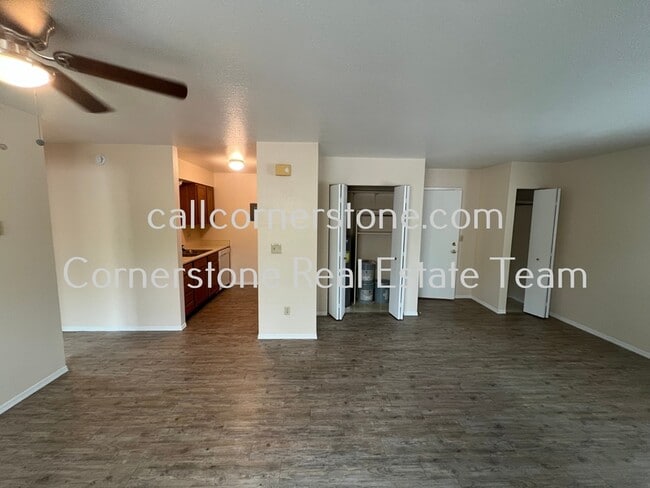 Building Photo - 2820 W Platte Ave