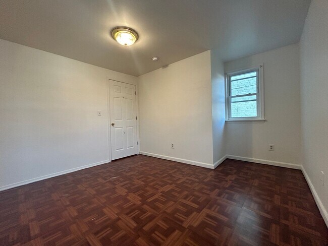 Foto del edificio - Single Family 2 Bedroom in Allentown Avail...