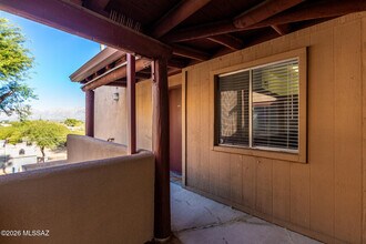 Building Photo - 1810 E Blacklidge Dr