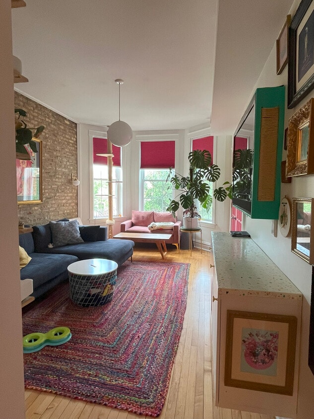 Primary Photo - 1247 N Greenview Ave