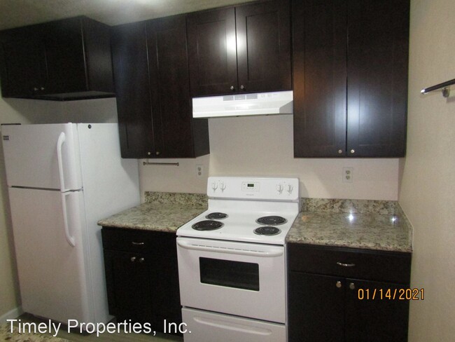 Foto del edificio - 6627 Meadow Pines Ave