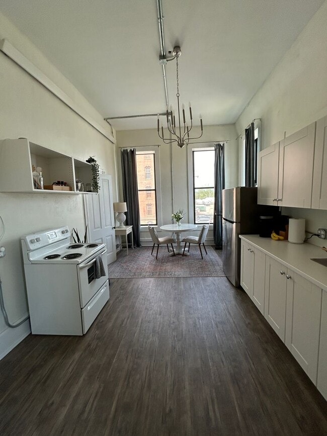 Building Photo - G&amp;C Investments, LLC (G&amp;C)