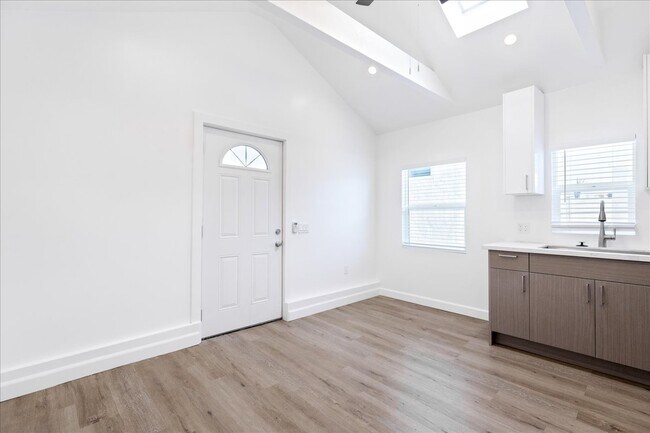 Foto del edificio - 753 N Washington Pl