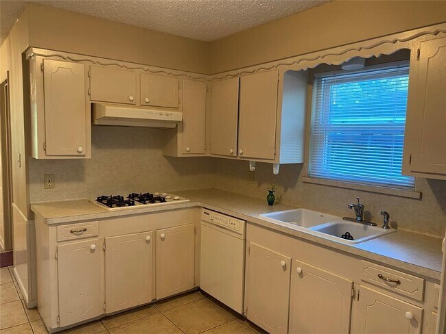 Foto del edificio - 25506 Oakhurst Dr
