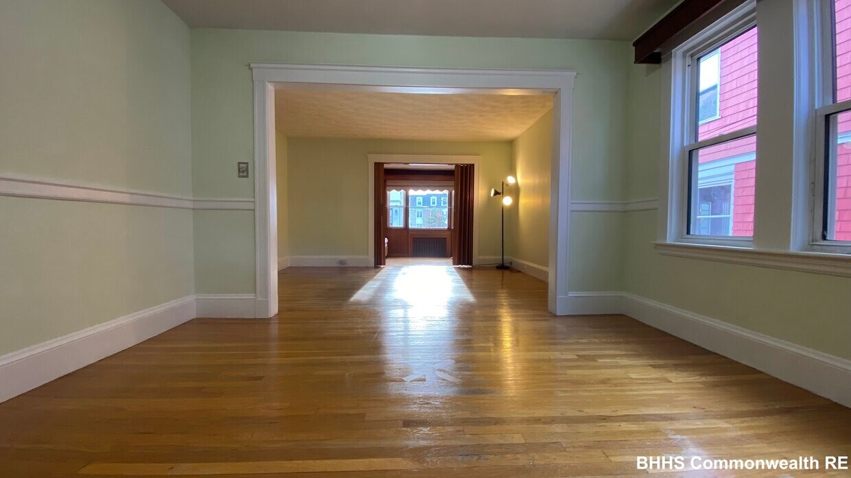 Foto principal - 42 Irvington Rd