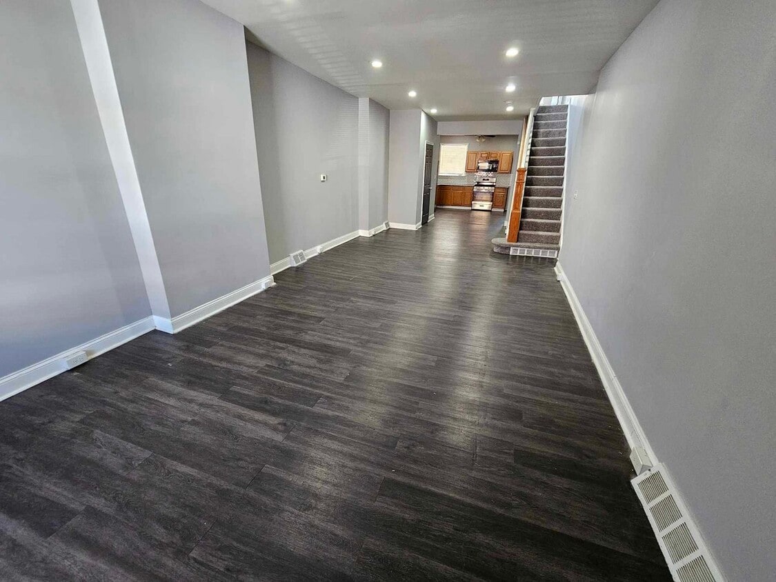 Primary Photo - 3 Bed/1.5 bath Townhouse in Pigtown