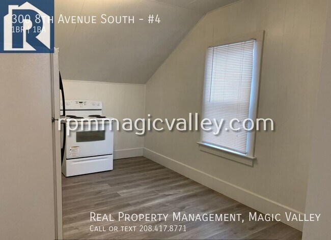 Foto del edificio - Upstairs Apartment - First Month $325!!